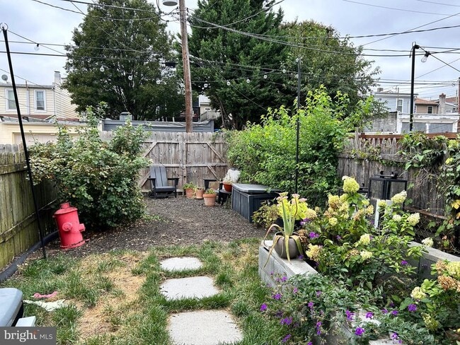 Building Photo - 3528 Hickory Ave