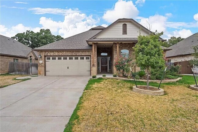 Primary Photo - 605 Lister Dr