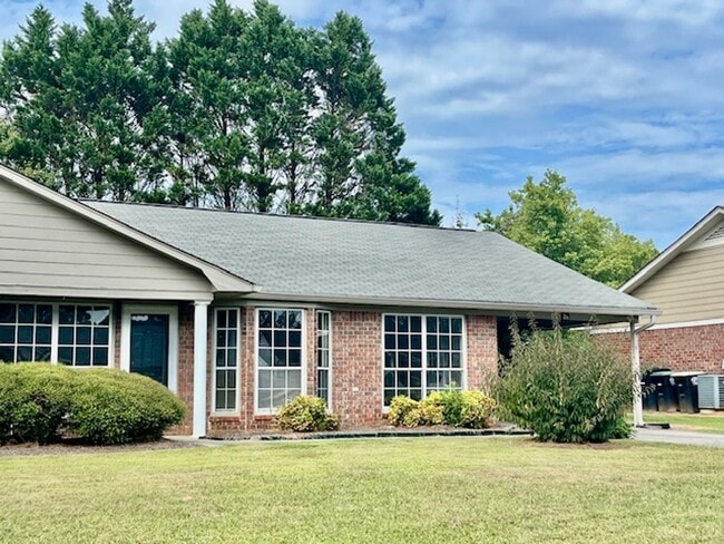 Building Photo - Rockcreek Dr #26 &amp; 28