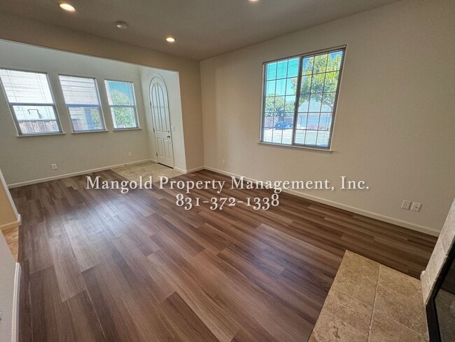 Building Photo - 3075cre