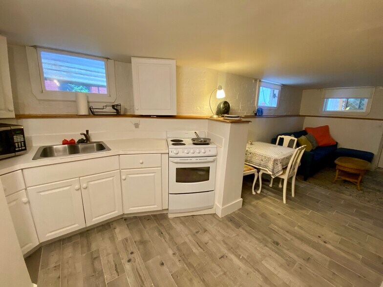 Building Photo - 101 Fayerweather St