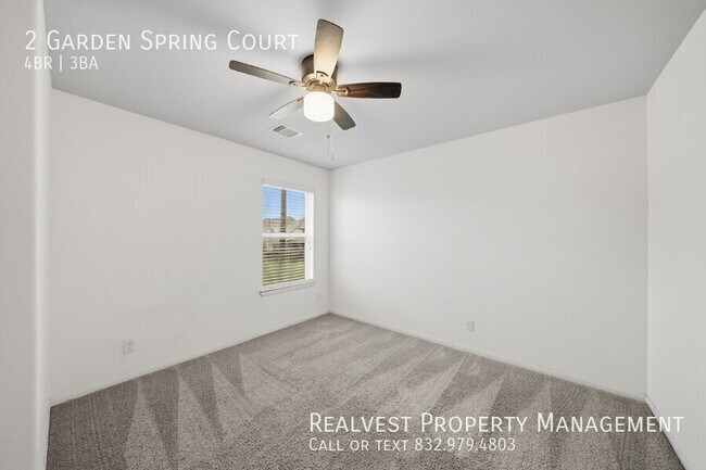 Building Photo - 2 Garden Spring Ct