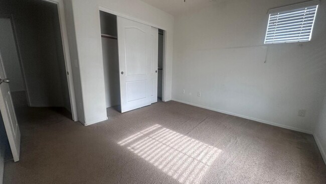 Building Photo - 7313 S 48th Dr