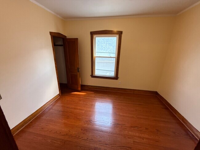 Building Photo - 3029 N Christiana Ave
