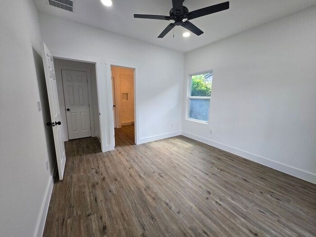 Building Photo - Stunning New Build