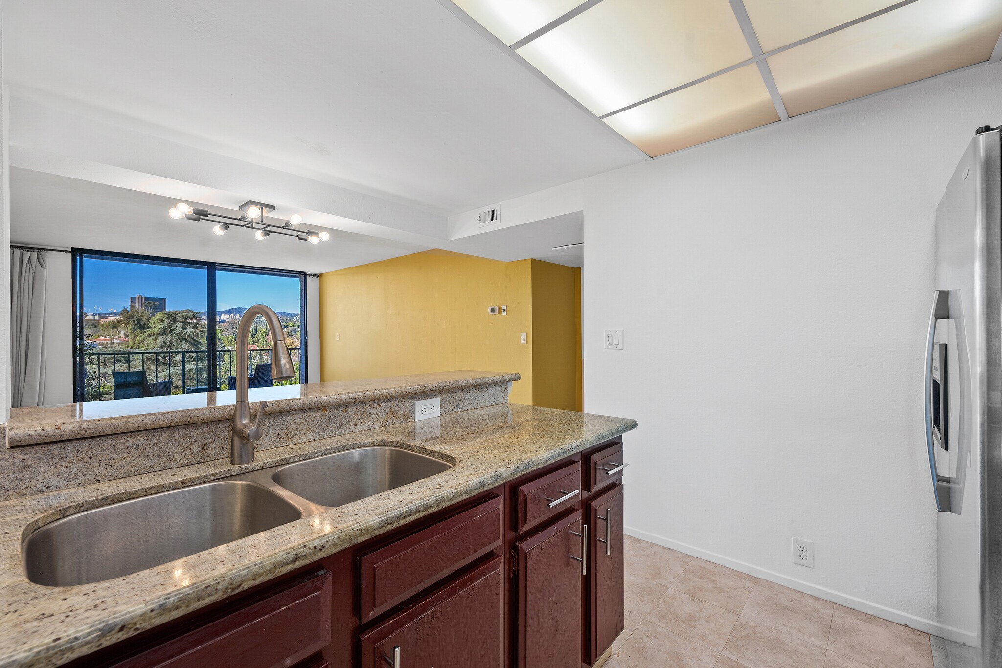 Building Photo - 10535 Wilshire Blvd