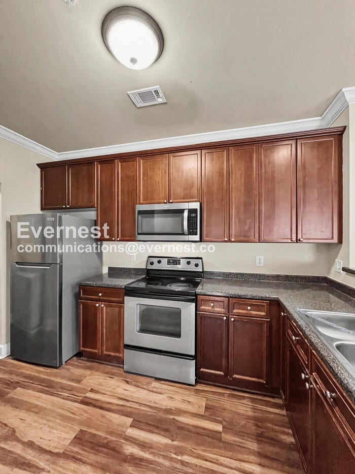 Building Photo - 7232 Althorp Way