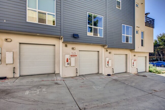 Building Photo - Beautiful Modern Home for Rent in San Diego – Prime Location!