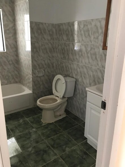 Building Photo - 29 Cottage St