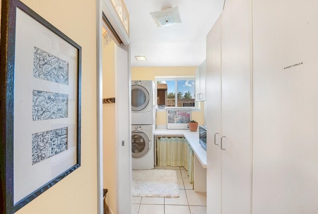 Building Photo - 3615 Horacio Ct NE