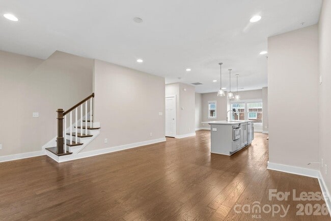 Building Photo - 129 Grandin Rd