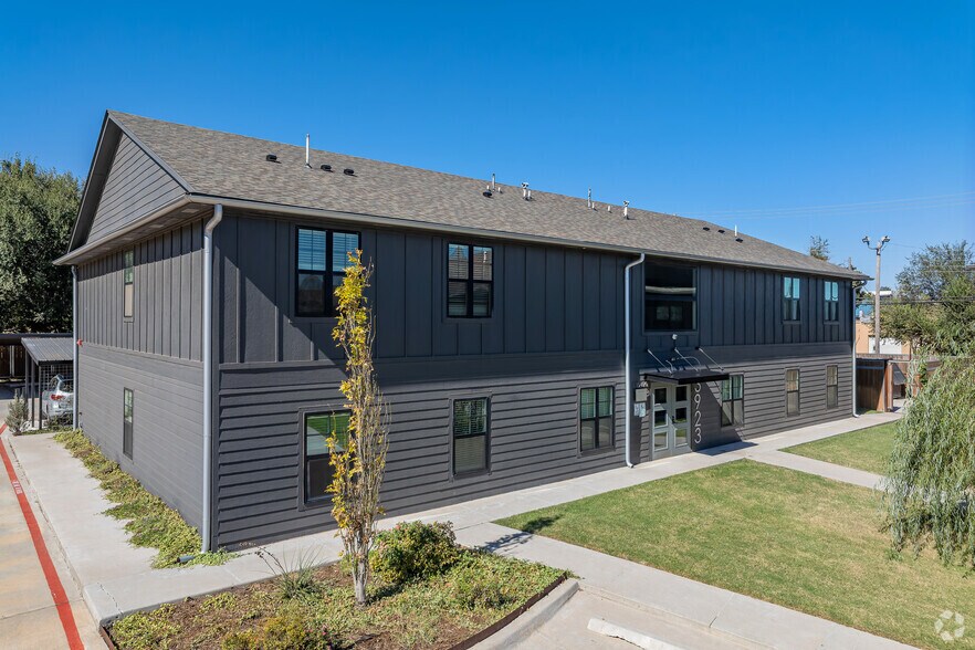 Alternative Exterior - 3915 N Pennsylvania Ave