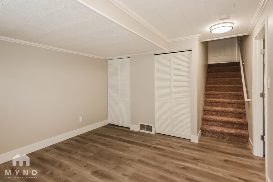 Building Photo - 223 W 1425 N