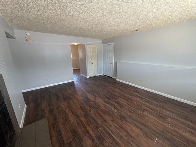 Building Photo - 4469 E Pikes Peak Ave