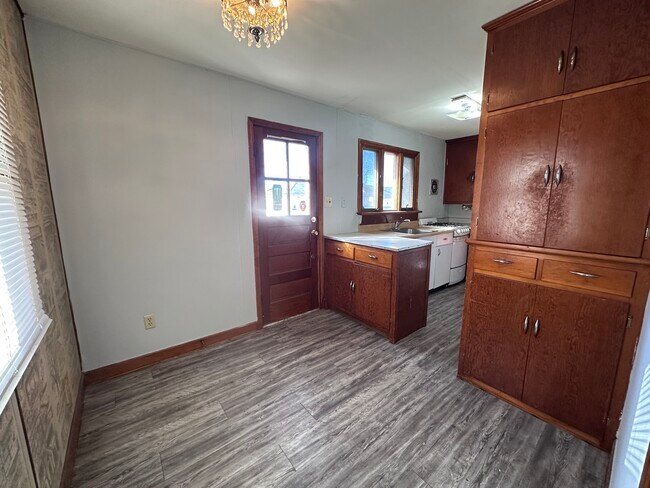 Building Photo - 1222 Clarence-