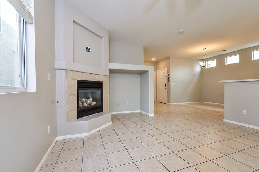 Building Photo - 5277 Vine Hill Ct