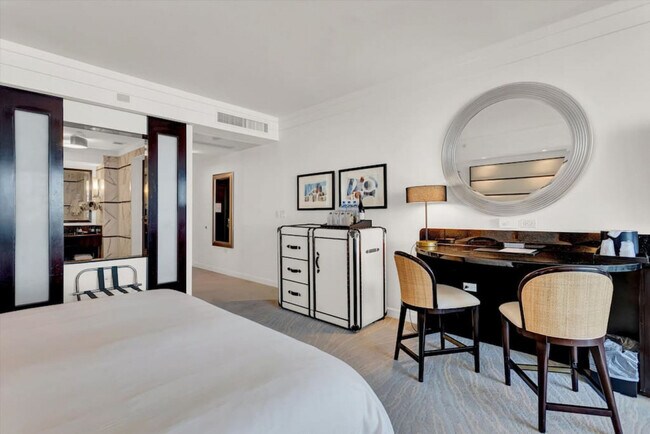 Building Photo - 4391 Collins Ave