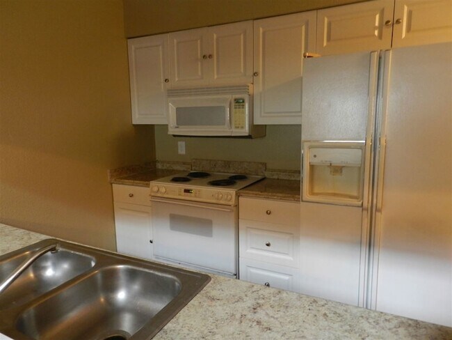Building Photo - 2388 Parrot Ln