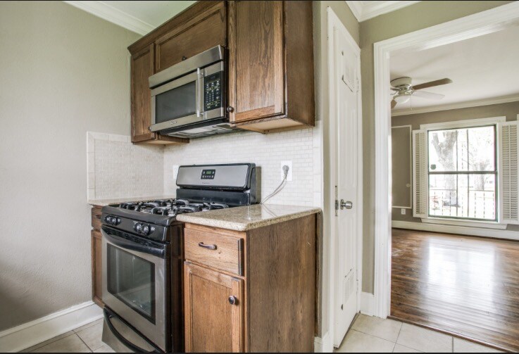 Building Photo - 417 E Holley St