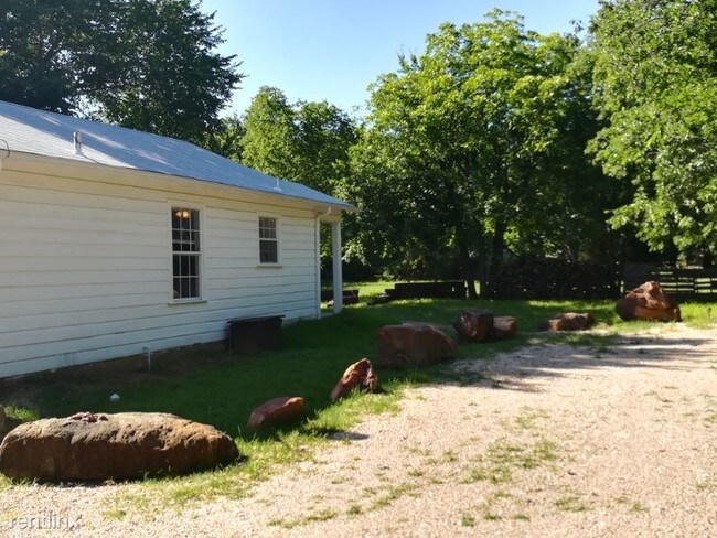 Building Photo - 5412 Meandering Rd