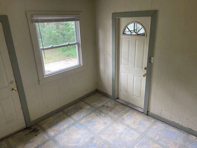 Building Photo - 3 bedroom Niles Home
