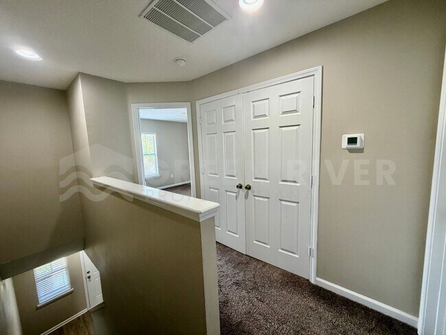 Building Photo - Beautiful 2BR Townhome in Amenity-Rich Fleming Island Community!!