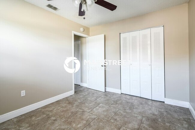 Building Photo - 3 Bedroom Pet-Friendly Home in Port Richey, FL with Main Street Renewal