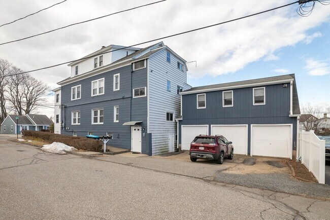 Building Photo - 7 Ridgeland Rd