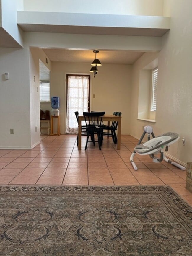 Building Photo - Great 3 bedroom 2 bath home!
