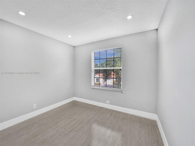Building Photo - 17954 SW 10th Ct