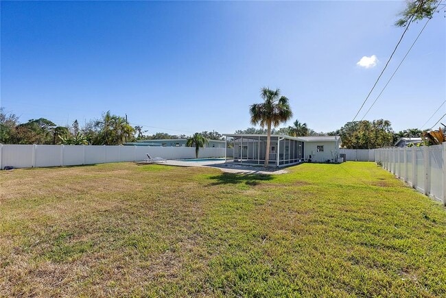 Building Photo - 6631 Bougainvilla Ave S