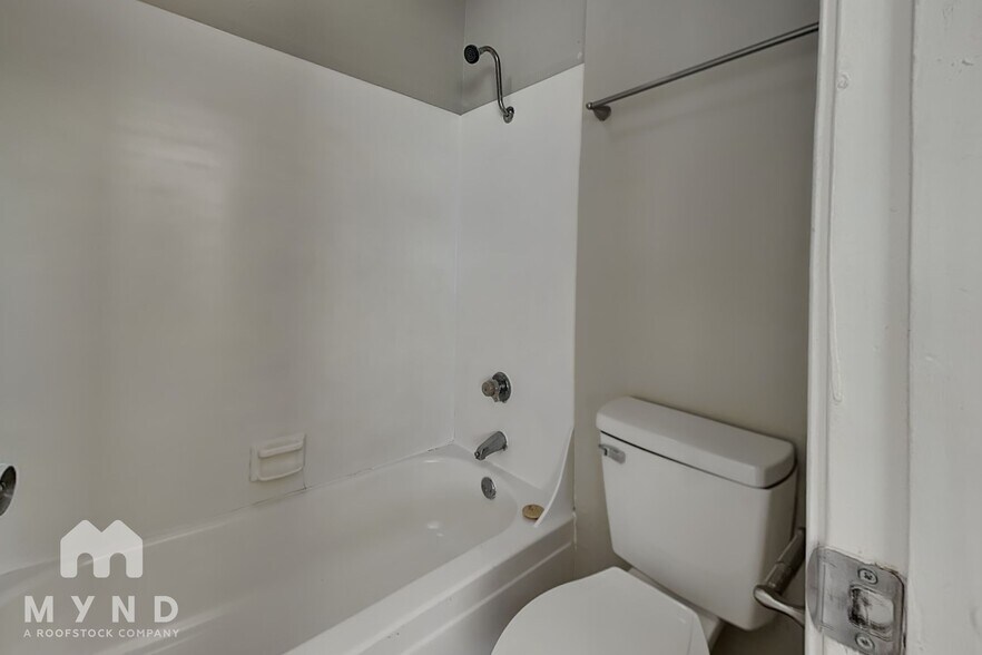 Building Photo - 11837 Garden Terrace Dr