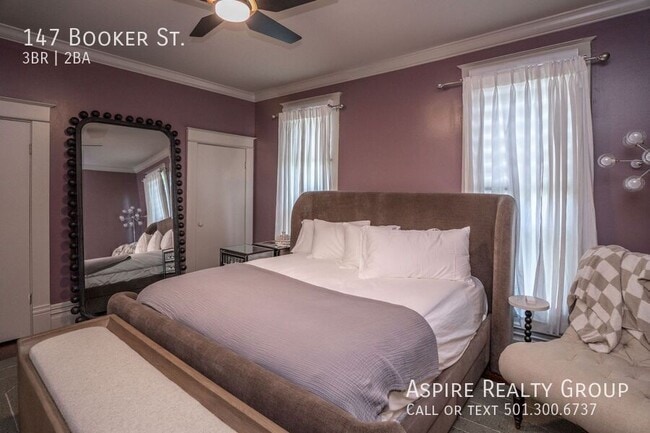 Building Photo - 147 S Booker St