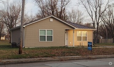 Building Photo - 1408 Omar St