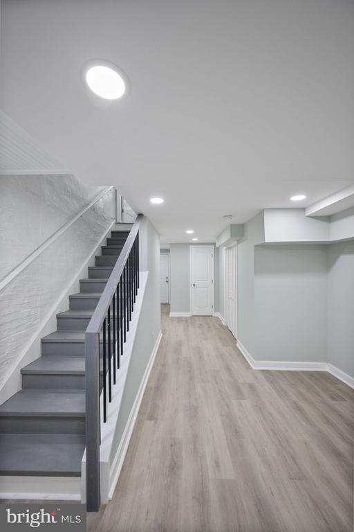 Building Photo - 328 S Macon St.