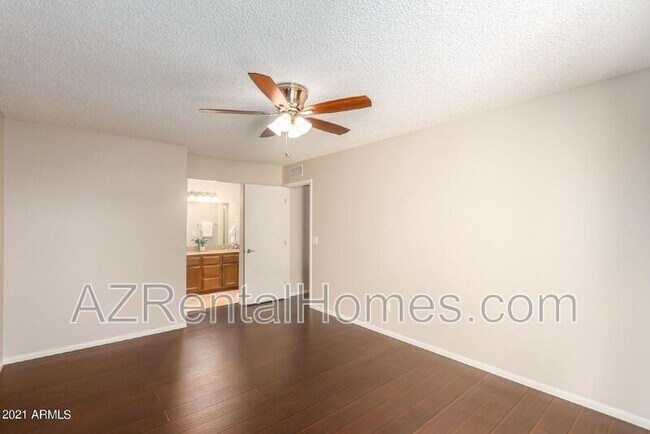 Building Photo - 746 E Morningside Dr