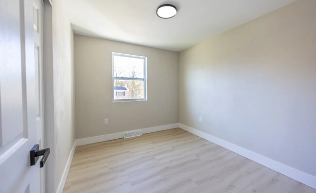 Building Photo - 476 Fielding Dr