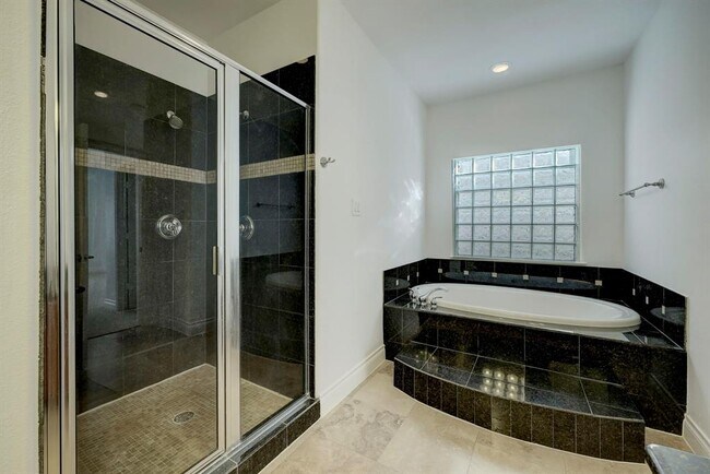Building Photo - 7539 Highmeadow Dr