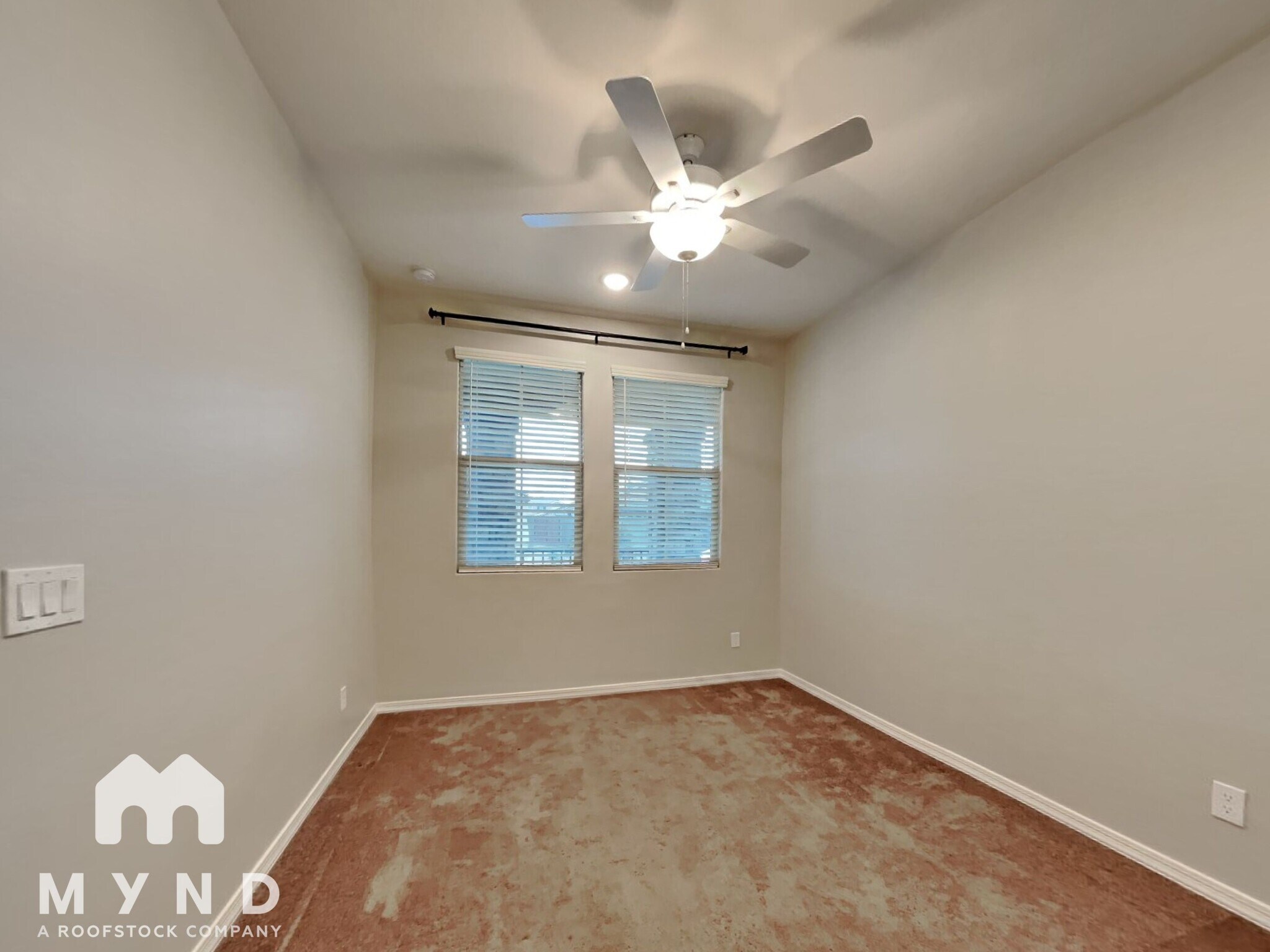 Building Photo - 15093 W Latham St