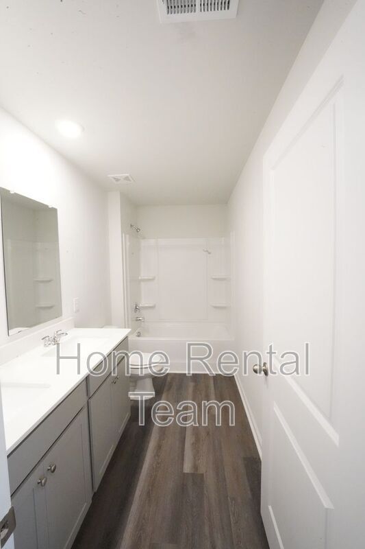 Building Photo - 108 Windrush Pnes