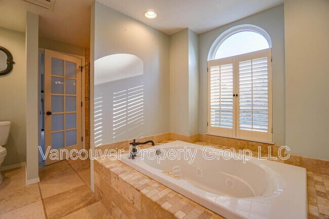 Building Photo - 2821 SE 138th Loop