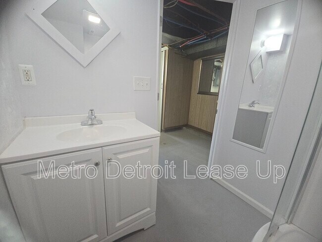 Building Photo - 3759 Columbus St