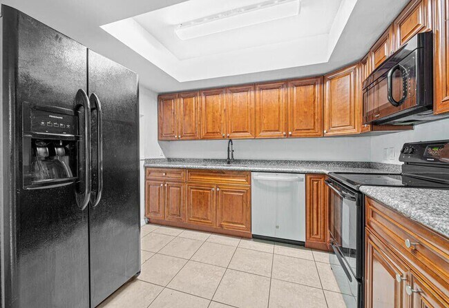 Building Photo - 9227 Green Meadows Way