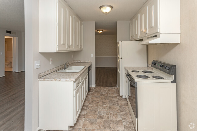 1BR, 1BA - 853SF - Charlton Park