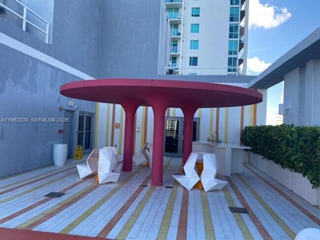 Building Photo - 31 SE 6th St