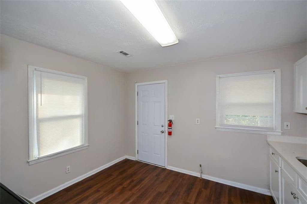 Building Photo - 2259 Nelms Dr SW