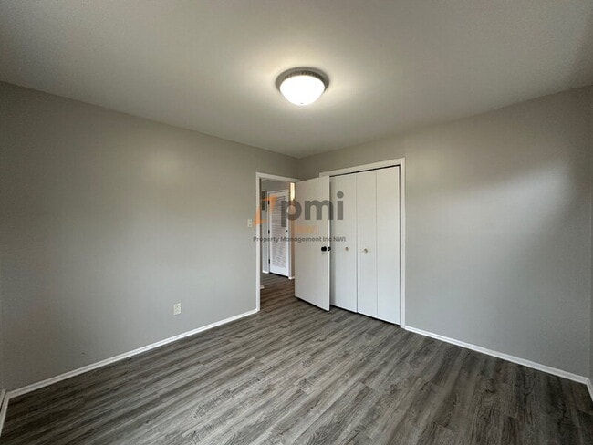 Building Photo - 3340 Kenwood St