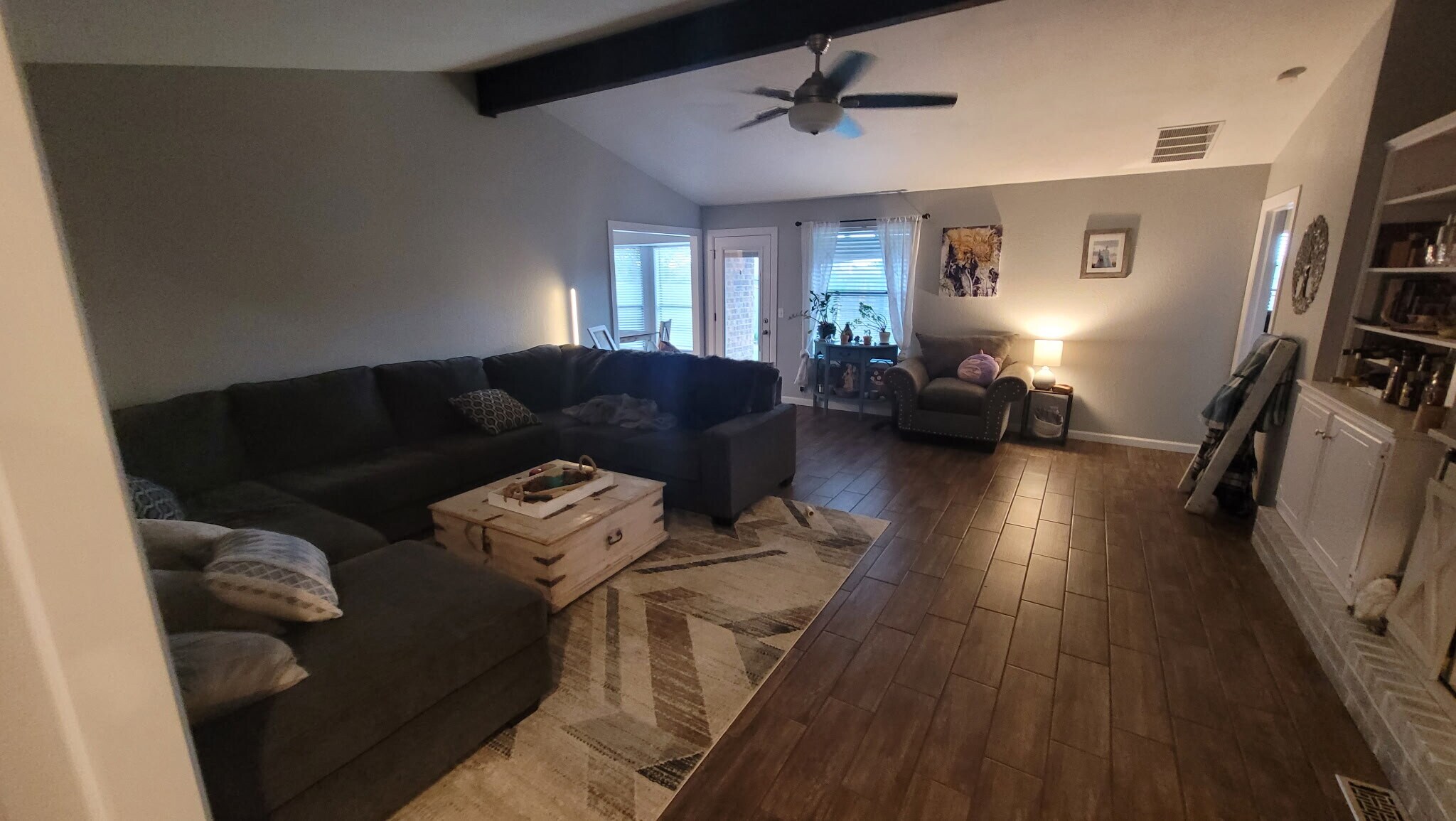 Building Photo - 801 Rolling Hill Terrace