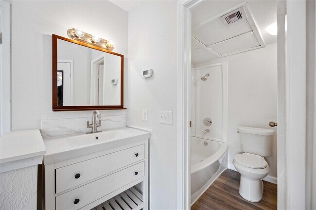 Building Photo - 15534 Zabolio Dr