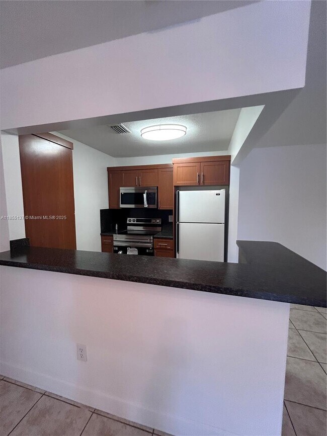 Building Photo - 6040 Shaker Wood Cir